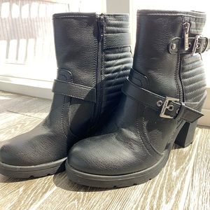 Guess black boots